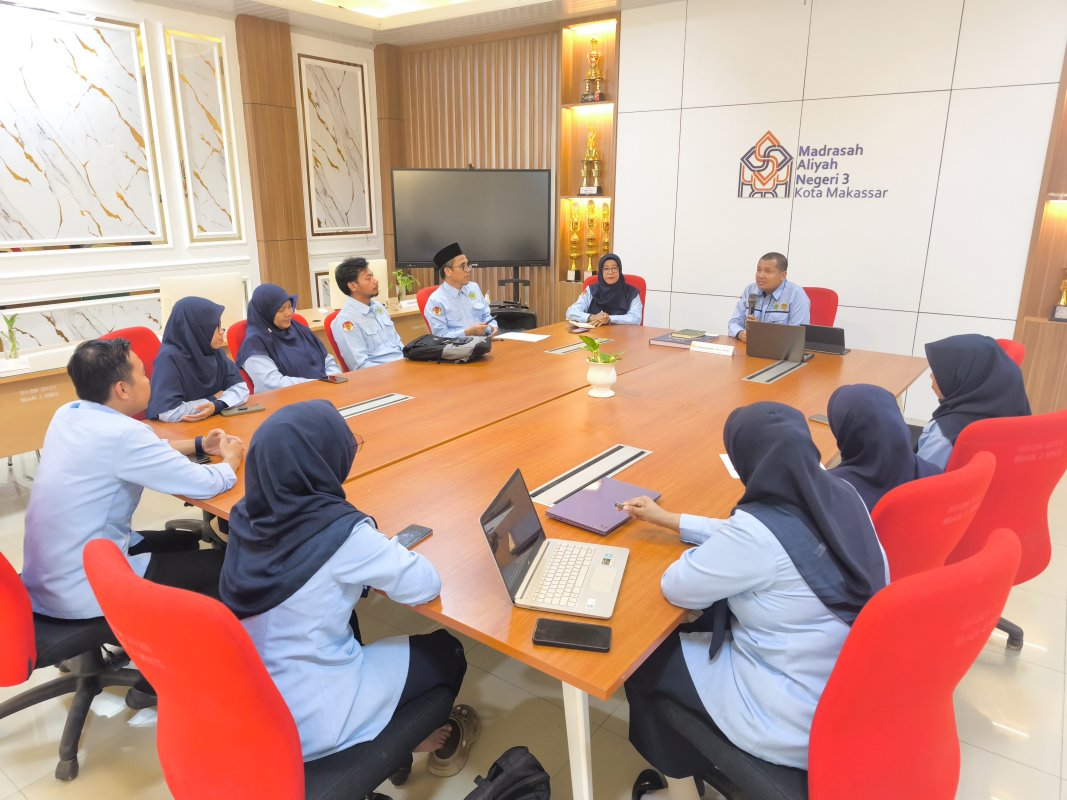 Perkuat Tim Kesiswaan, Kepala MAN 3 Kota Makassar Godok Strategi Capai Target Madrasah Unggulan