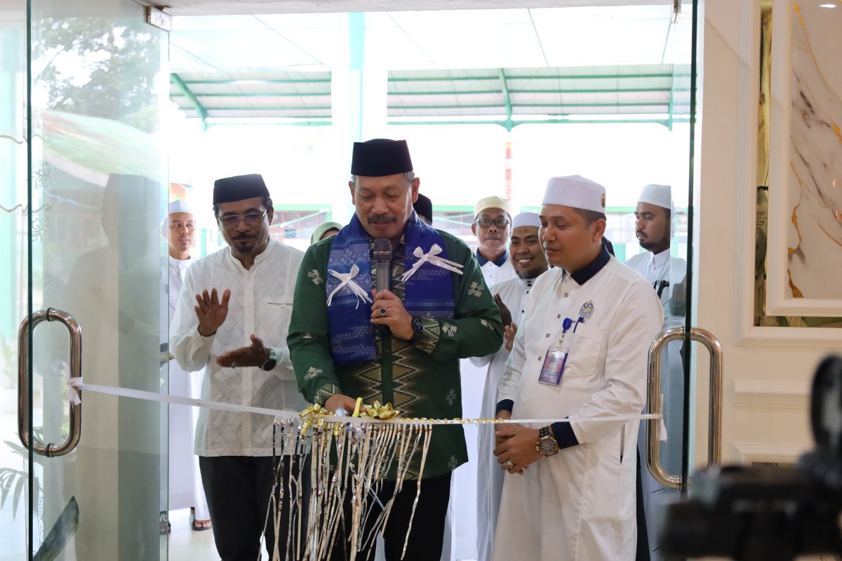 Gema Ramadan MAN 3 Kota Makassar: Kakanwil Kemenag Sulsel Resmikan Mal Pelayanan Publik dan Aplikasi eSipakatau