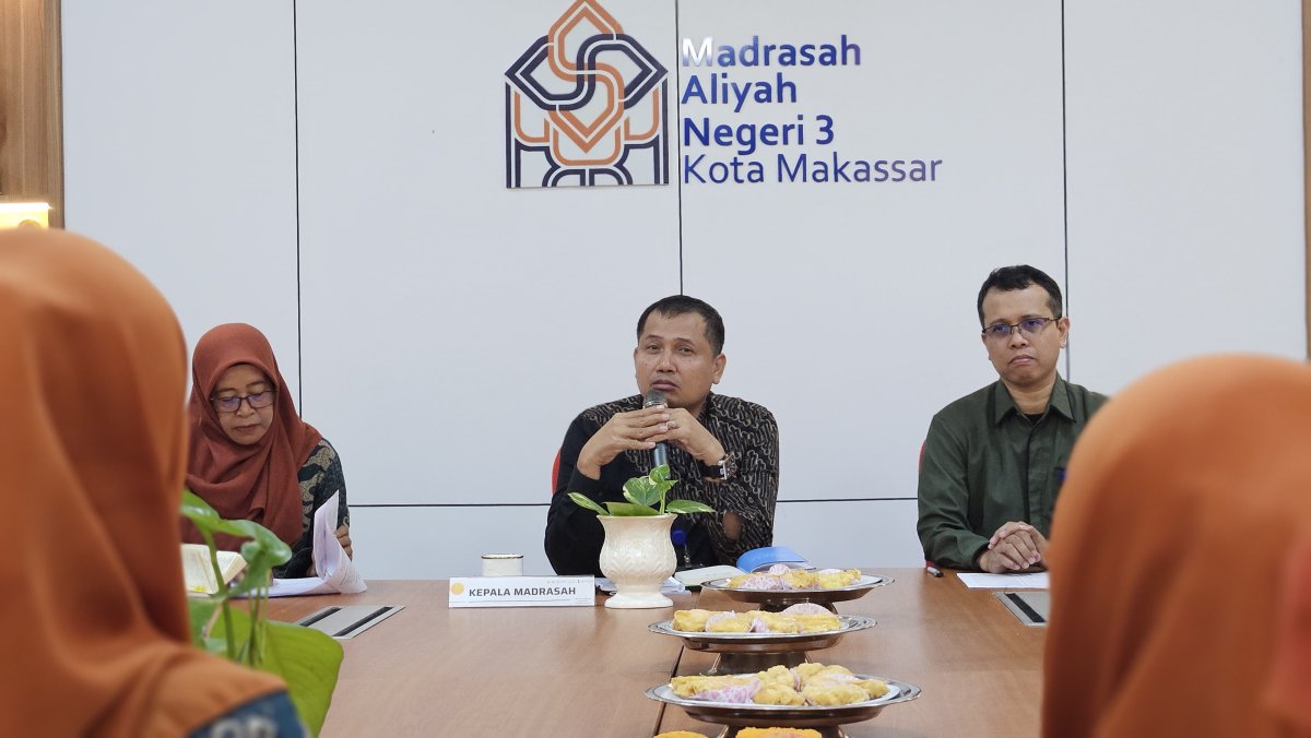 Matangkan Persiapan Program Kelas, Kepala MAN 3 Kota Makassar Tekankan "Panca Cinta" dan Penguatan Karakter Lewat Edukasi Film