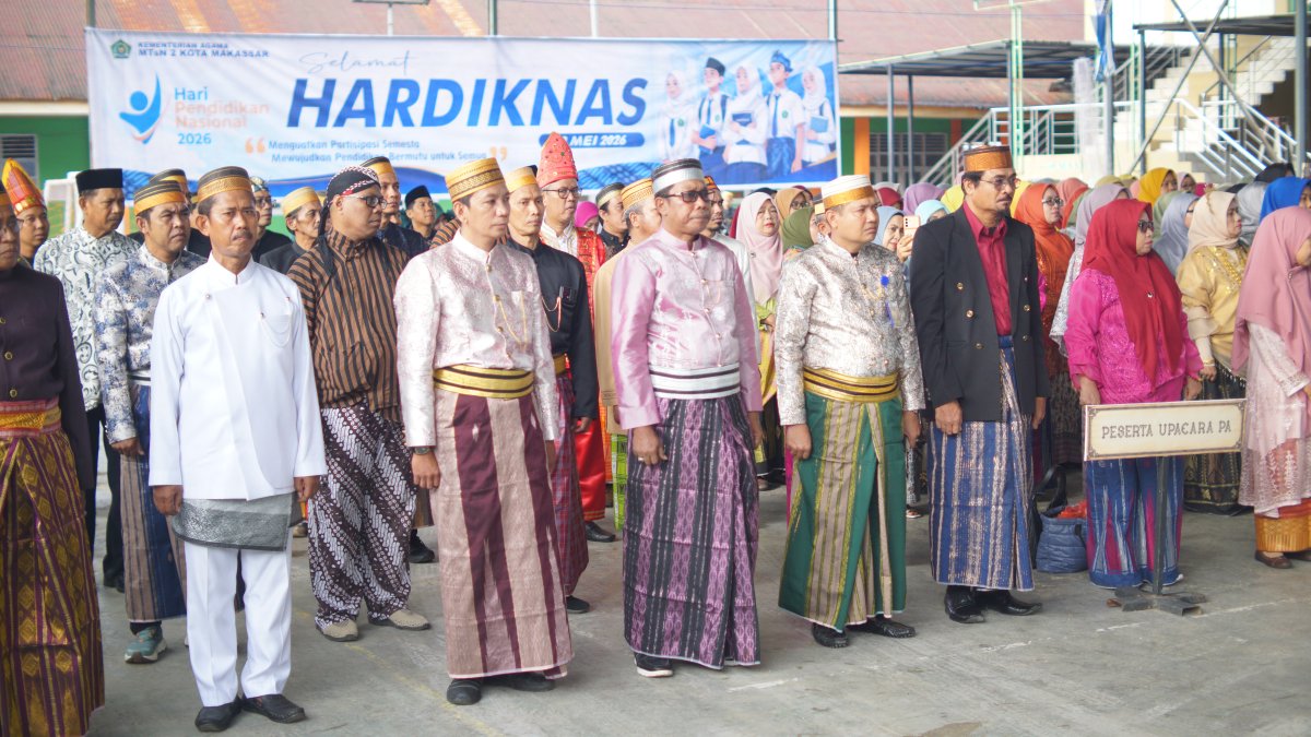 Lestarikan Budaya di Hari Pendidikan, Murid MAN 3 Kota Makassar Tampil All-Out di Lapangan MTsN 2