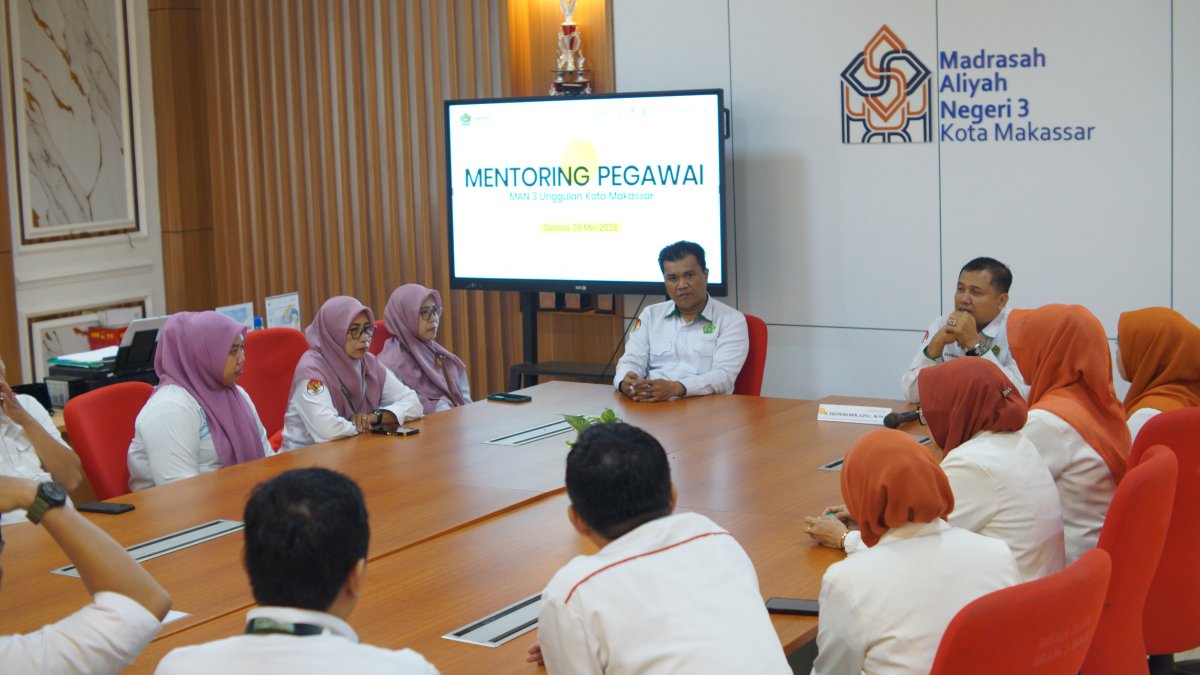Mentoring Pegawai MAN 3 Makassar, Optimalkan Tupoksi hingga Tekankan Pengisian LKH