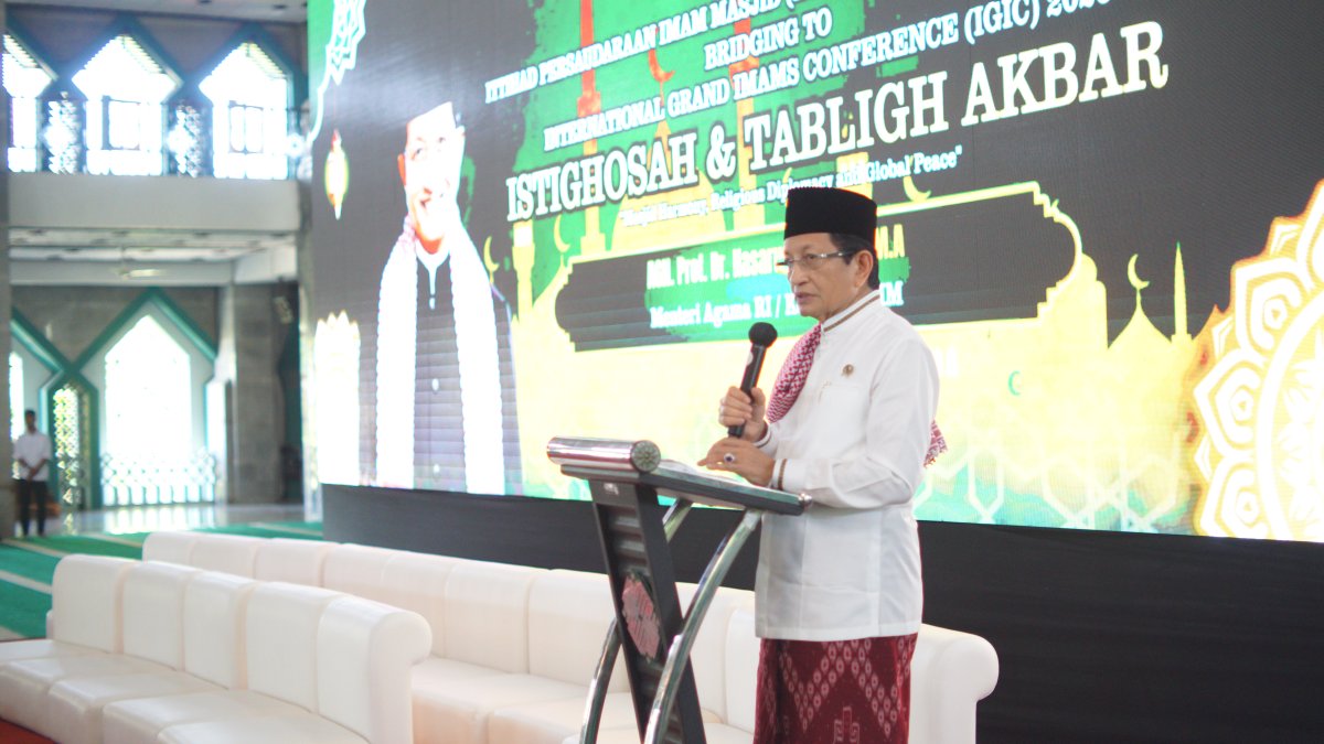 Sinergi untuk Kedamaian Global, Kepala MAN 3 Kota Makassar Bersama Jajaran Hadiri Istighosah dan Tabligh Akbar di Al-Markaz