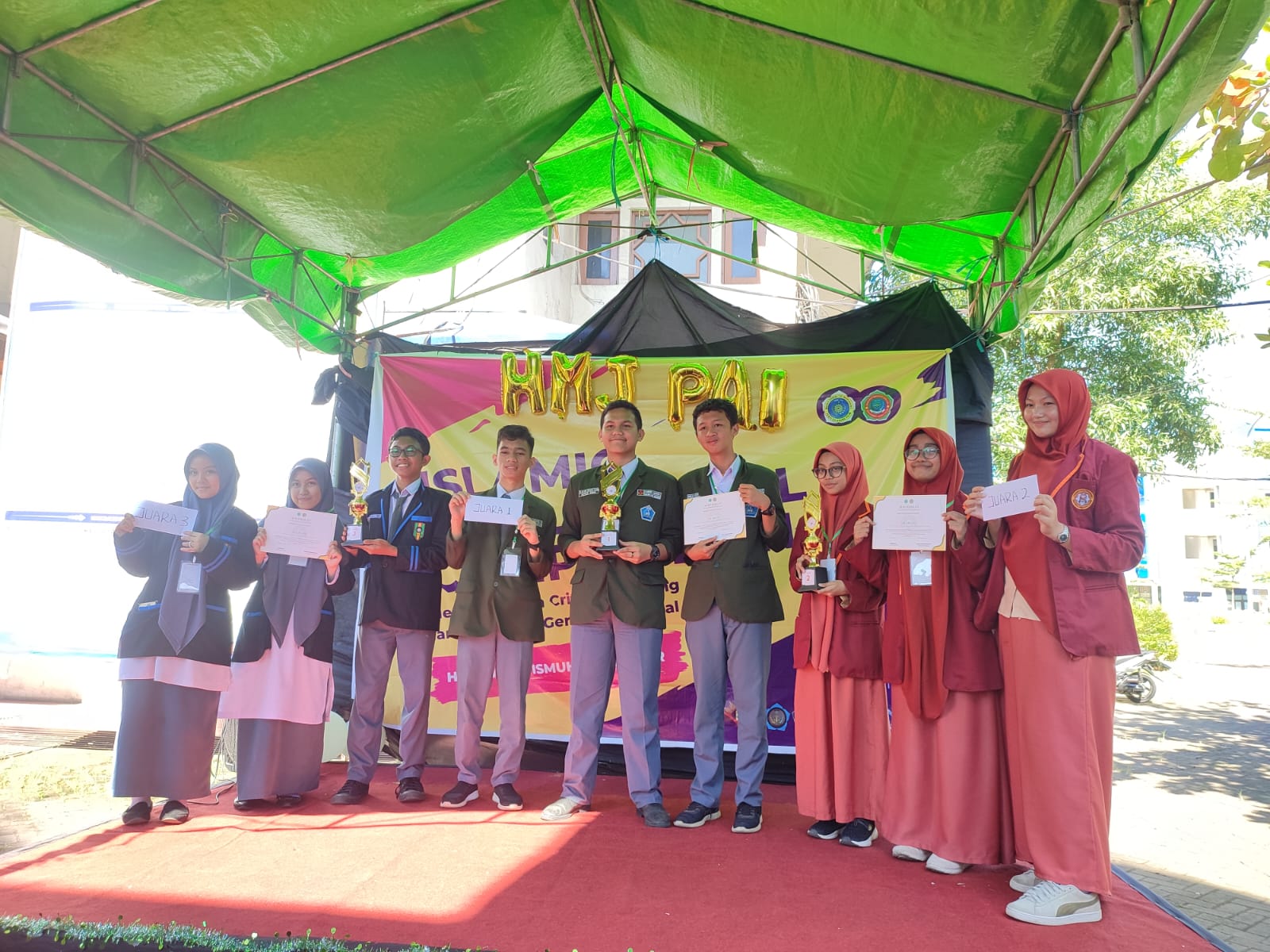 Siswa-Siswi MAN 3 Juara Satu Dalam Debat Pendidikan