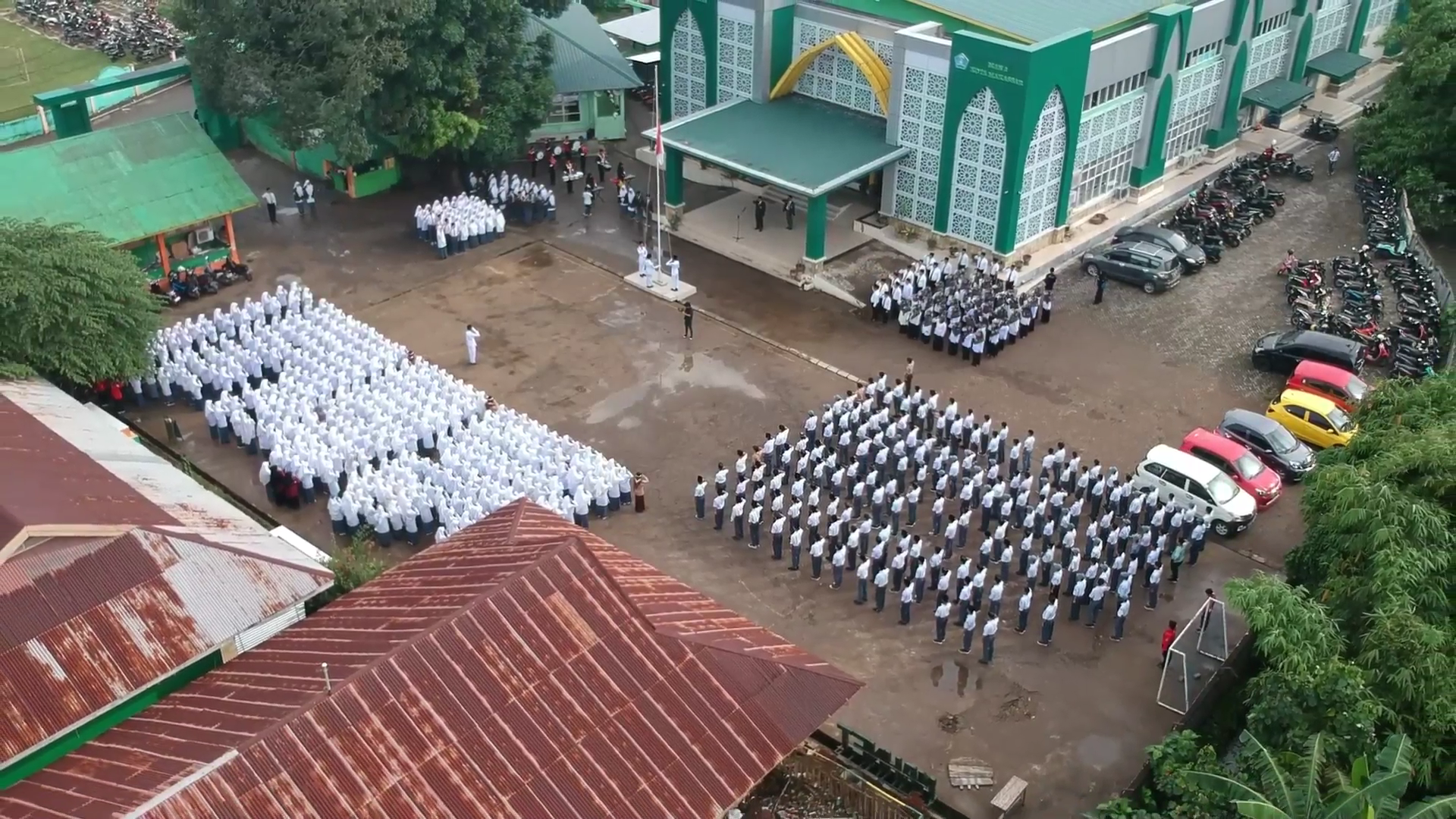 Upacara Pengibaran Bendera Merah Putih & Penyerahan Hadiah dan Piala Porseni MAN 3 Kota Makassar