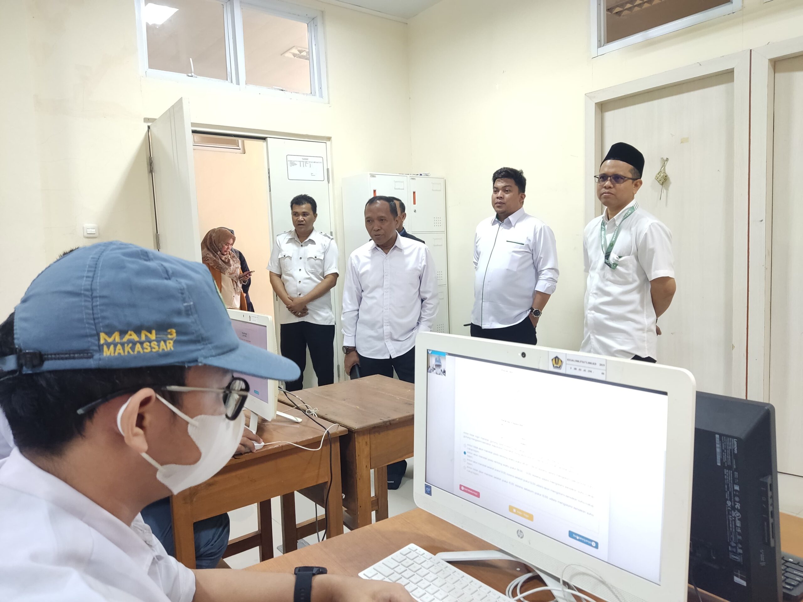 Kakan Kemenag Kota Makassar Monitoring Asesmen Nasional Berbasis Komputer (ANBK) di MAN 3 Kota Makassar