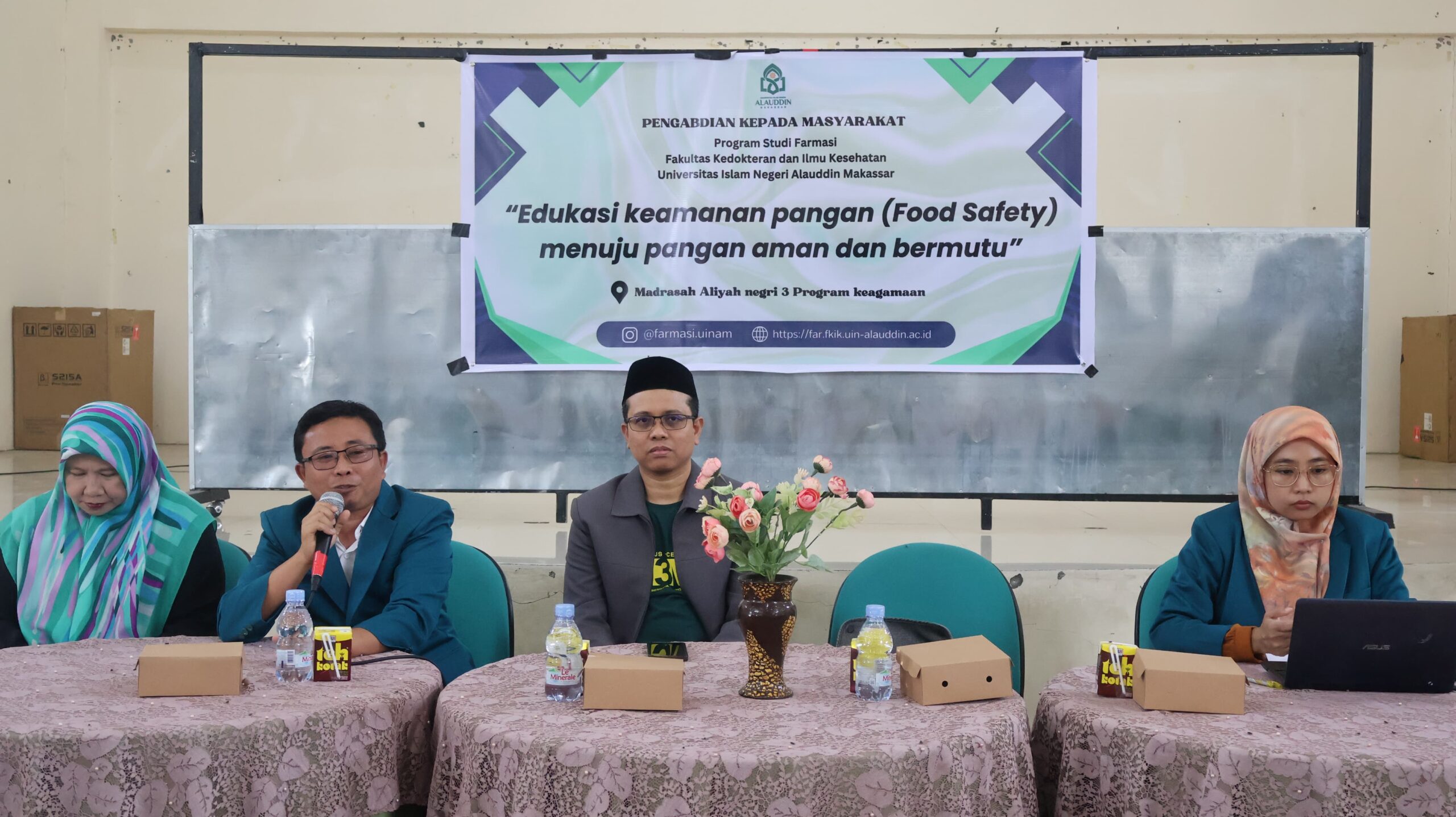 Sosialisasi Fakultas Farmasi UIN Alauddin Makassar di MAN 3 Kota Makassar